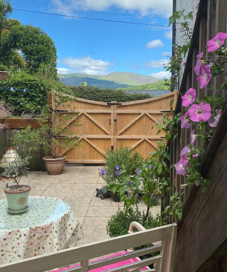 Snowdonia Snug - Studio Style Accommodation Dolgellau Exterior photo