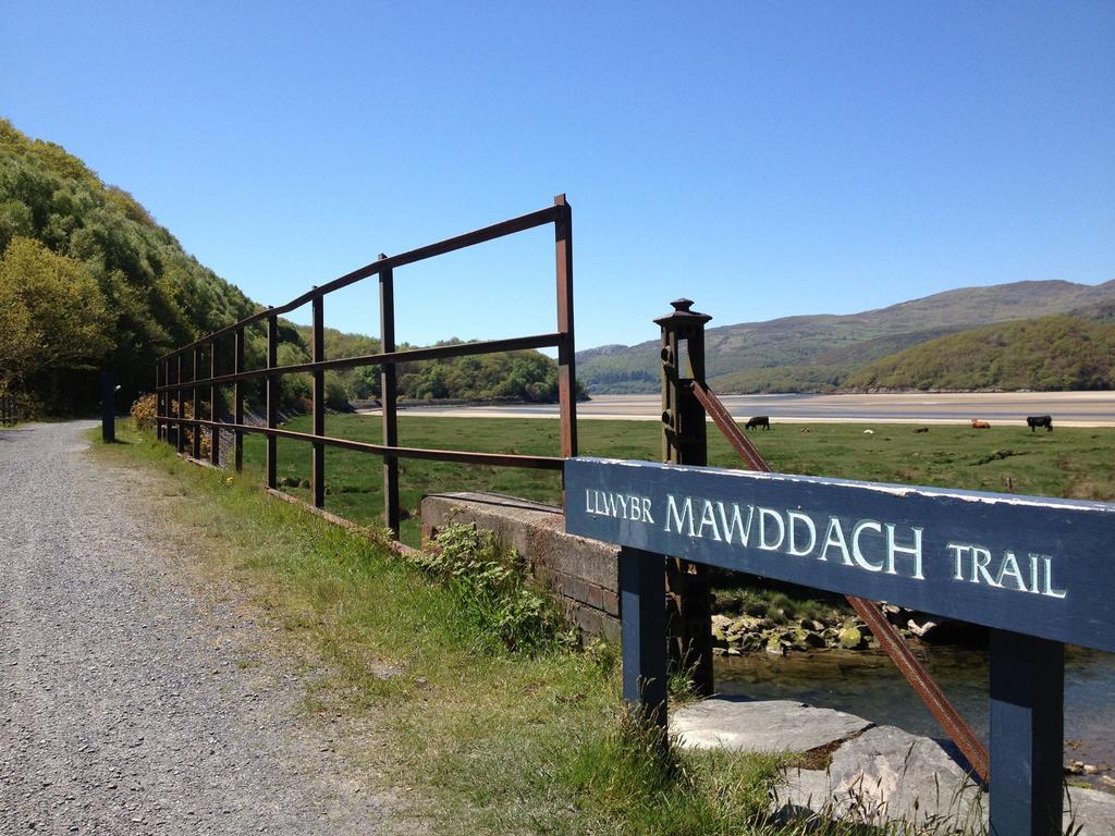 Snowdonia Snug - Studio Style Accommodation Dolgellau Exterior photo